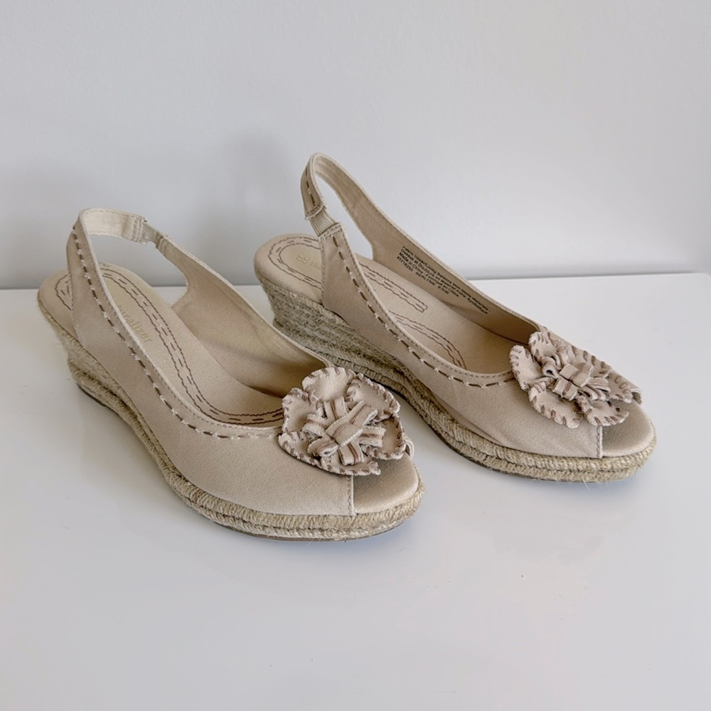 Naturalizer Berlynn Women’s Sandals in natural fabric